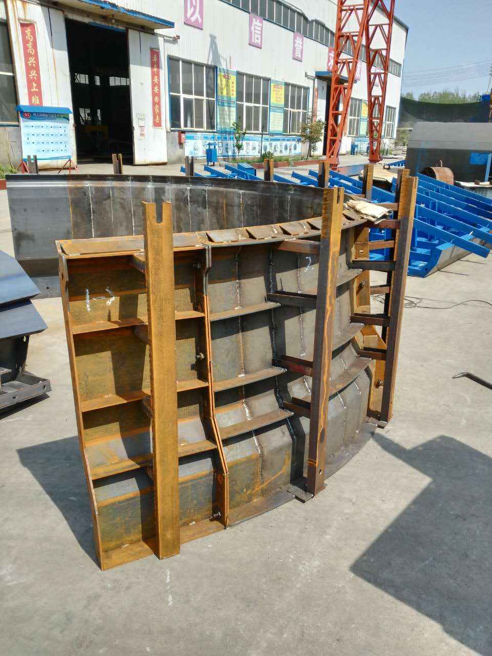 河南鋼模板廠家談價格決定產品的質量