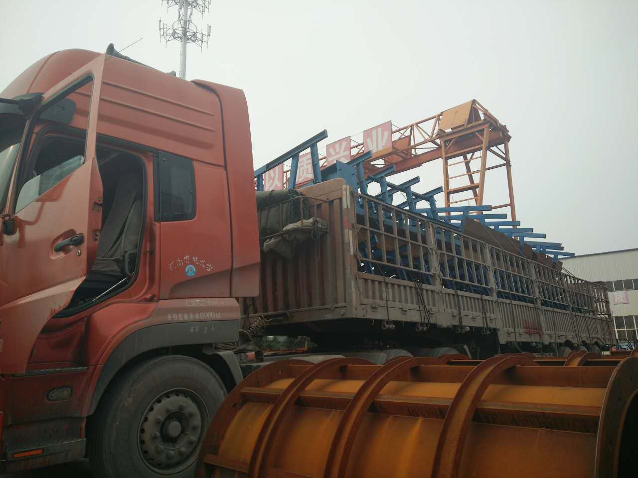 河南鋼模板廠家——30米箱梁模板（中梁）駐馬店確山發貨中