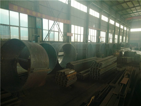 鋼模板廠家鋼抱箍模板陸續(xù)生產中