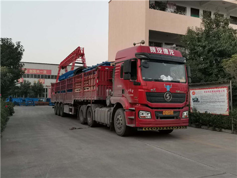 系梁鋼模板發往河南洛陽施工工地