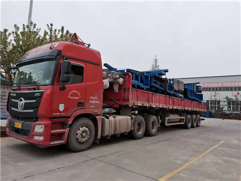 40米T梁鋼模板裝車發往河南洛陽