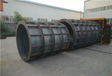 偉志鋼模板生產的圓柱模板準備發貨